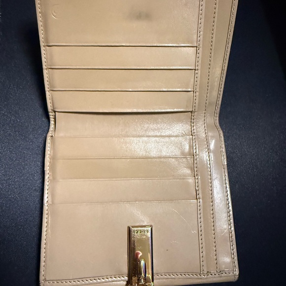 Gucci Beige Leather Bifold with Gold Buckle - Picture 5 of 11